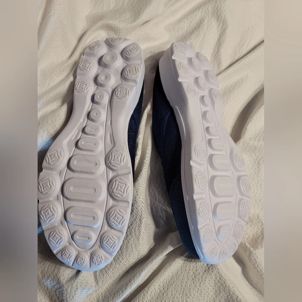 NWT MENS MESH COMFORT WALKING SNEAKER BEACH SHOE